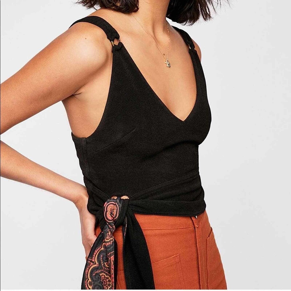 Free People M Paisley Pop Cropped Top Black Sleeveless Side Tie Vneck Tank New - Picture 2 of 14
